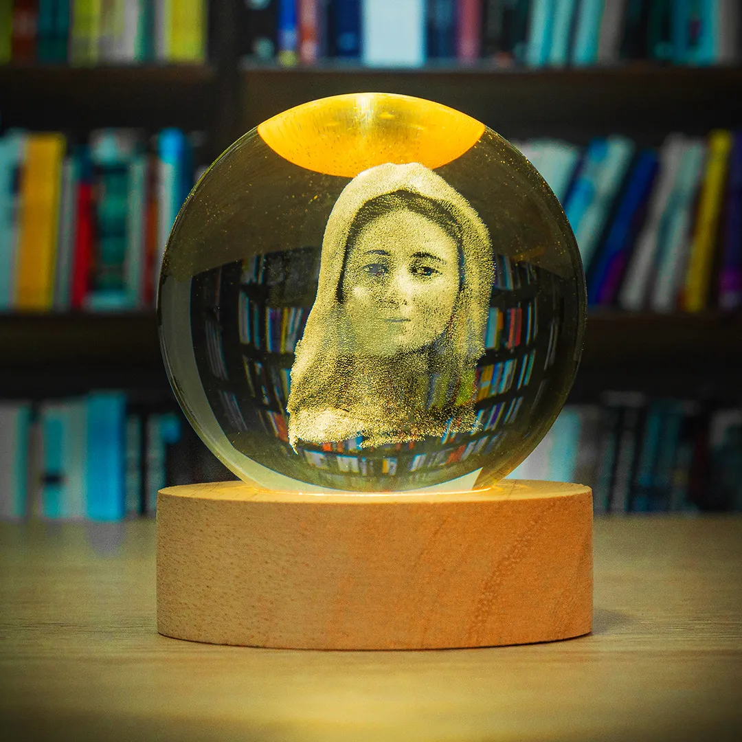 Esfera decorativa de cristal con grabado láser 3D religioso y luz LED